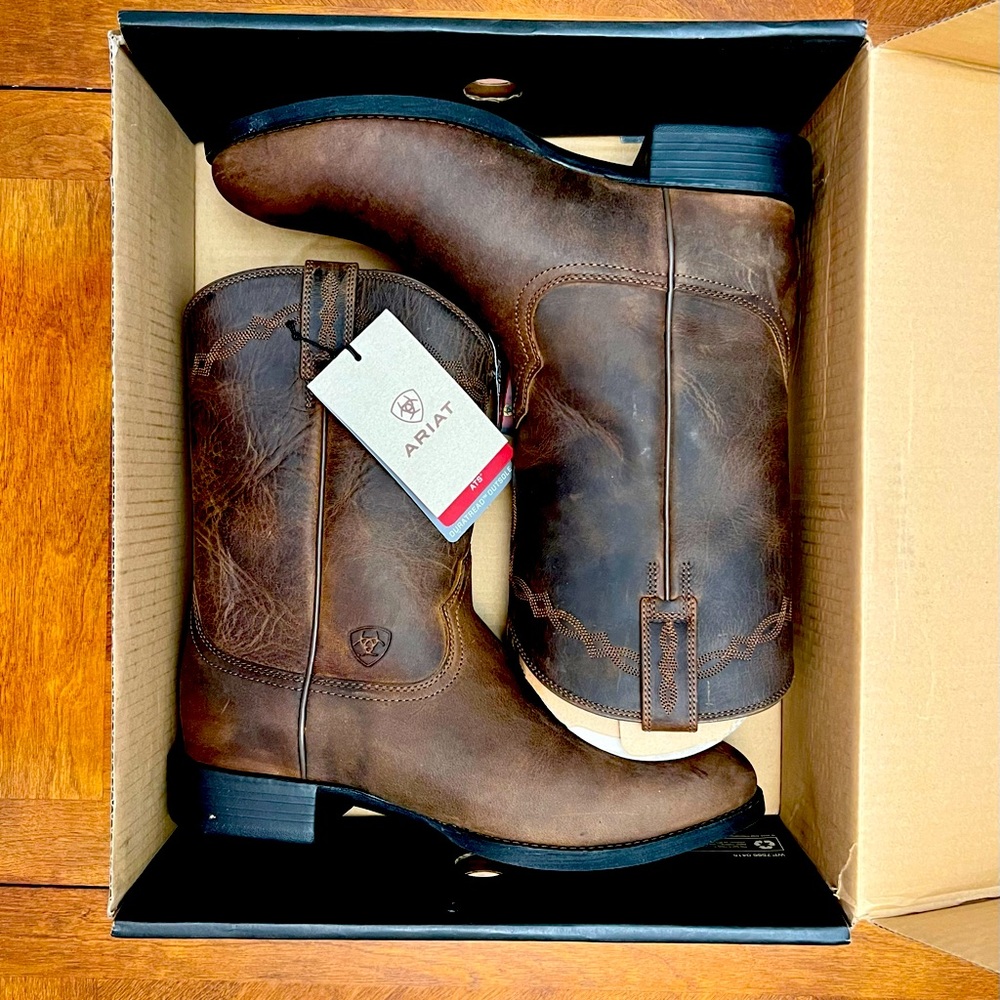 Ariat Heritage Roper Boots, Men’s Size 11, Brand NEW!